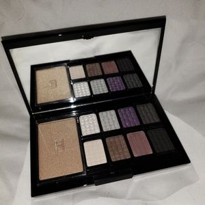 Doucce Freematic eyeshadow palette